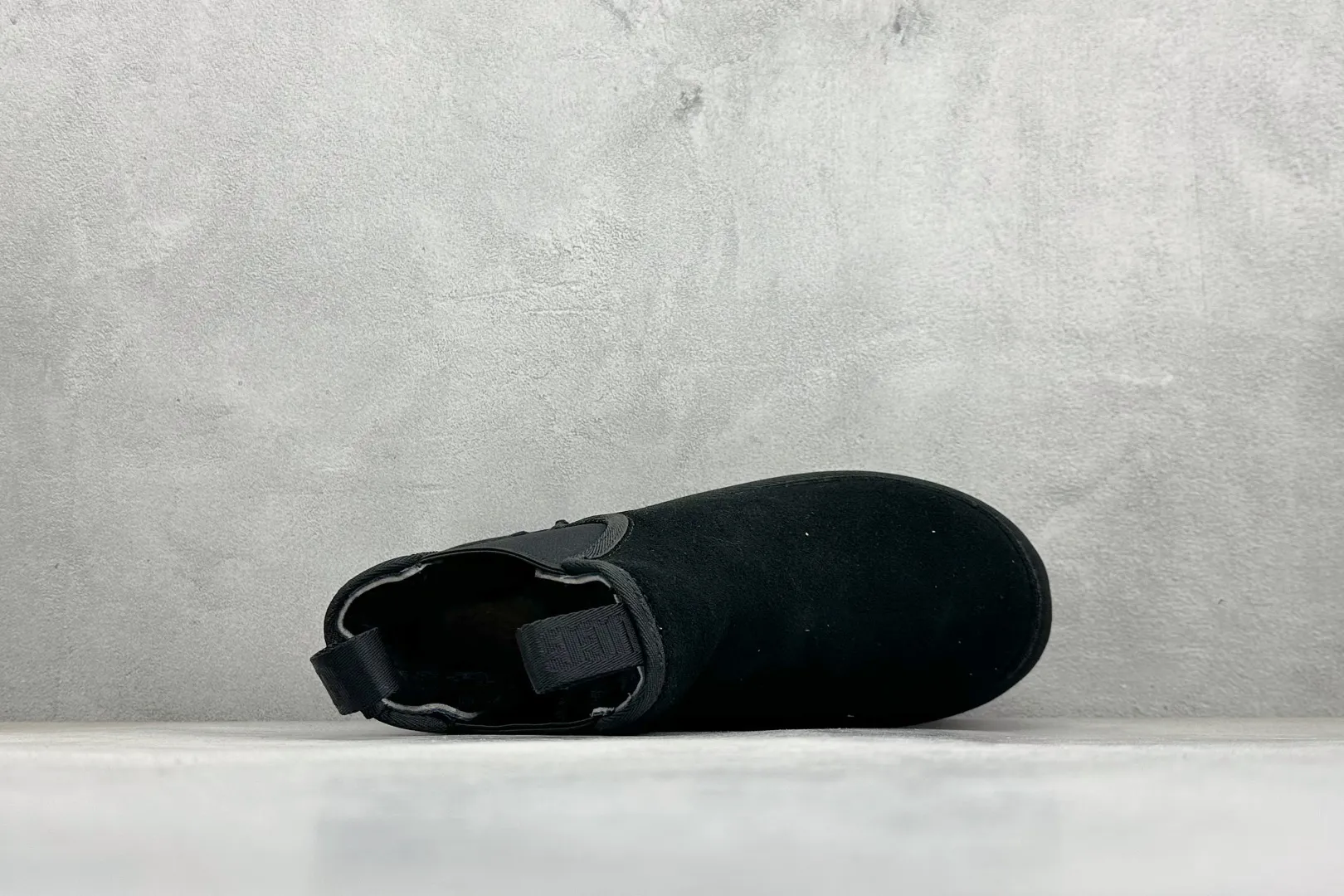 🐲💰 560 supports store UGG sheepskin and fur integrated snow boots 4526 Chelsea thick soles. All shoes are made of ZP from the same factory. Longfeng A-grade Australian imported sheepskin and fur integrated brand OEM production line fully follows the ZP process. OEM original pattern maker adheres to the principle of no original shoes and no development selection. Pay attention to every detail. The most correct version on the market 35-40. Item number: 1134526